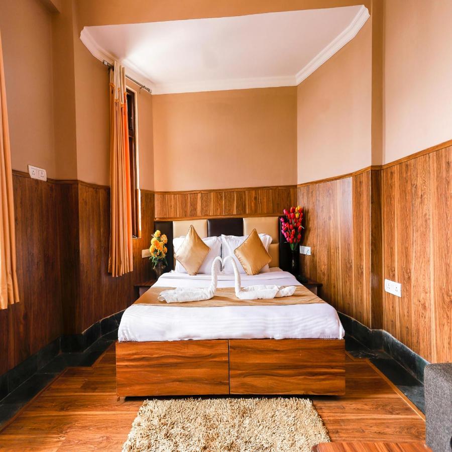 Hotel Varuni Mcleodganj Dharamshala Exterior photo